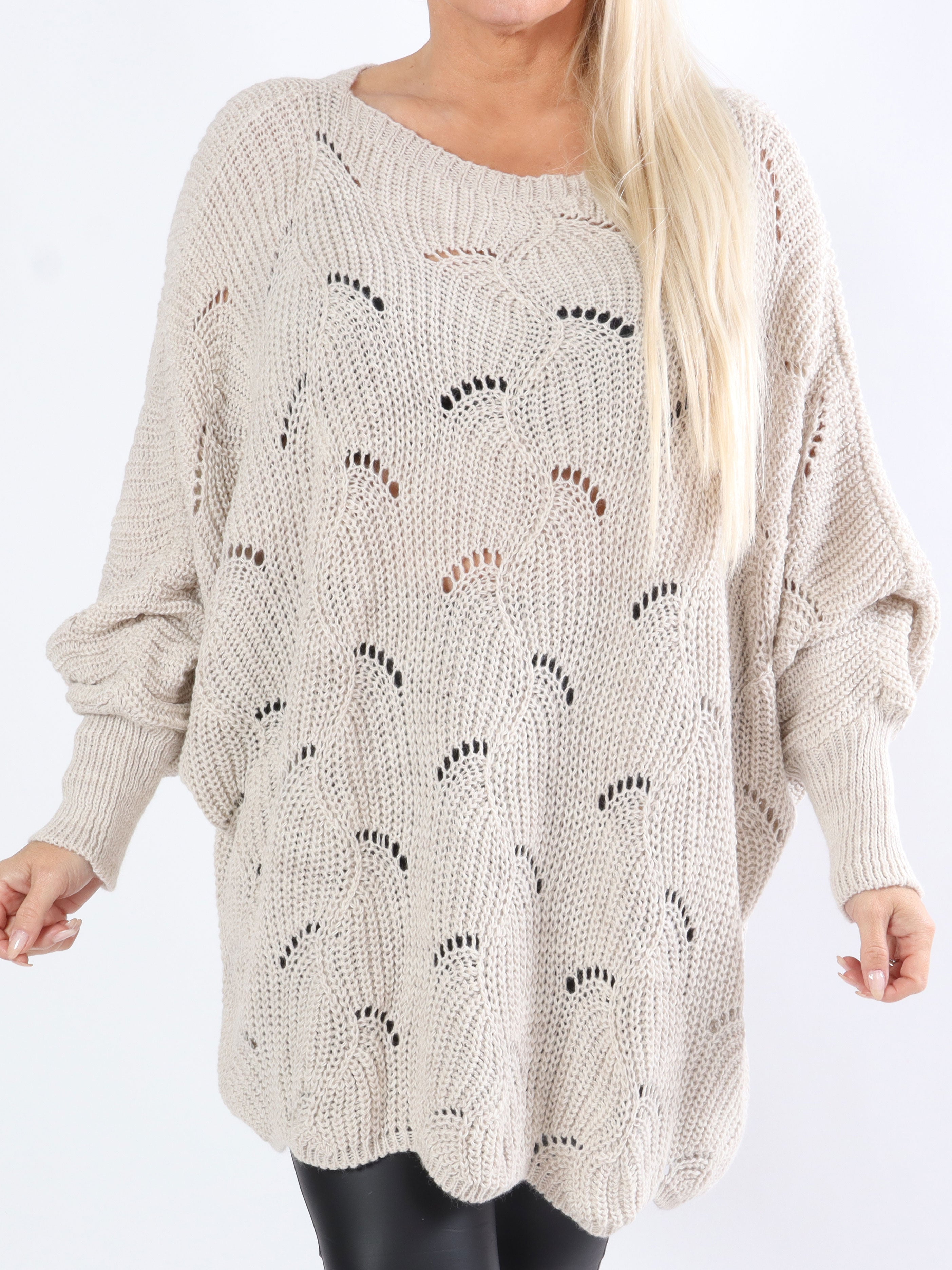 Manja - Plus size strik med hullet mønster